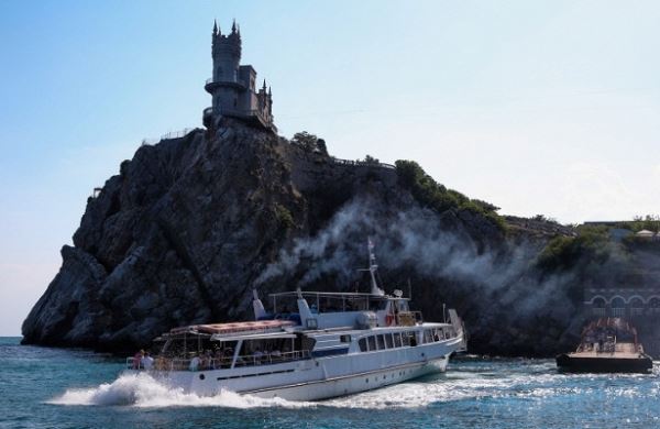 <br />
Картины с затонувшего у Крыма судна могут быть утрачены<br />
