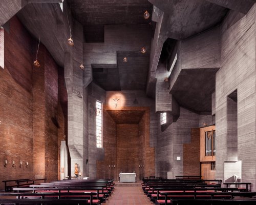 Великолепные интерьеры модернистских церквей в фотографиях Тибо Пуарье (15 фото)