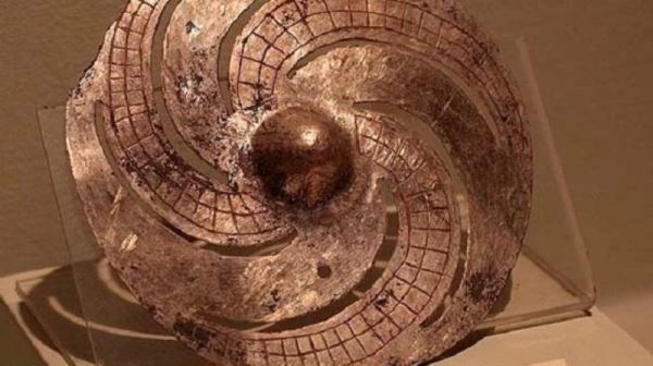 Галактический диск: кто создал артефакт, которому около 2000 лет